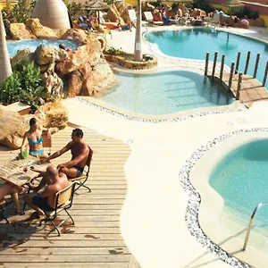 Station touristique Desert Springs, Vera